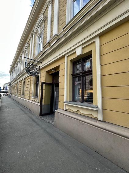 Spațiu comercial, de 155 mp, în P-ța Unirii