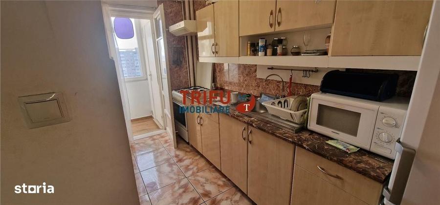 Apartament cu 3 camere decomandat în Cetate