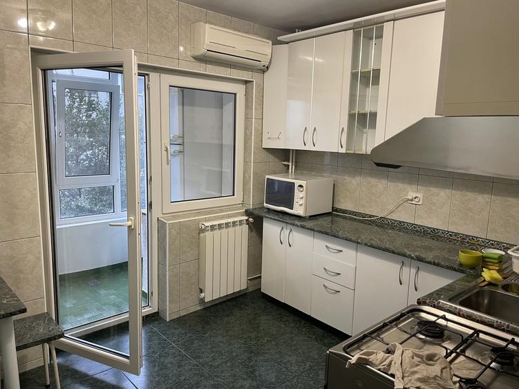 Apartament cu 3 camere decomandat în Unirii