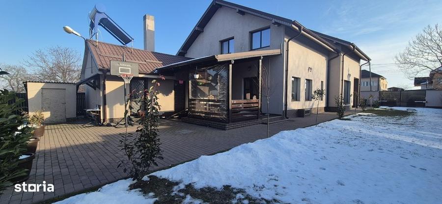 Casă cu 4 camere în Piatra
