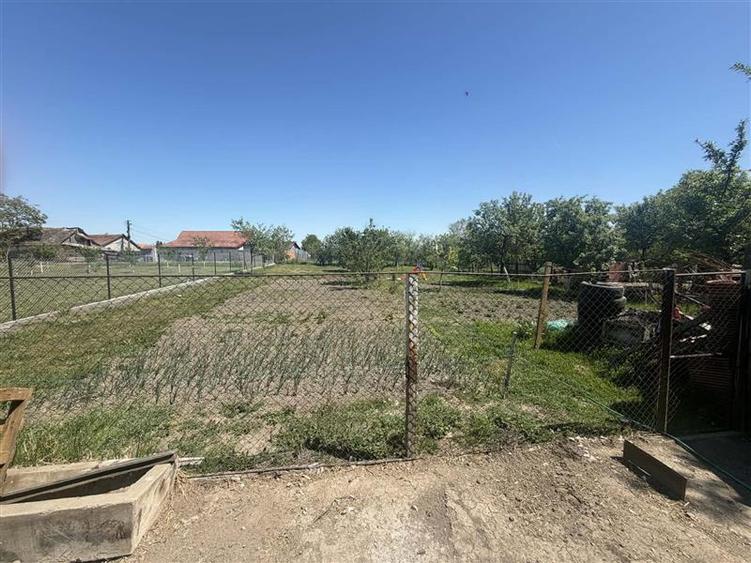 Casă individuală cu 4 camere cu Canalizare în Felnac