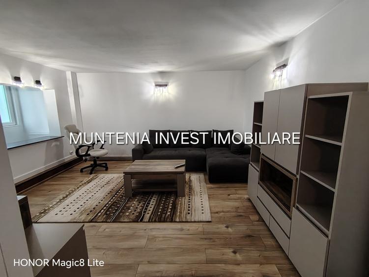 Apartament cu 3 camere decomandat în Teilor