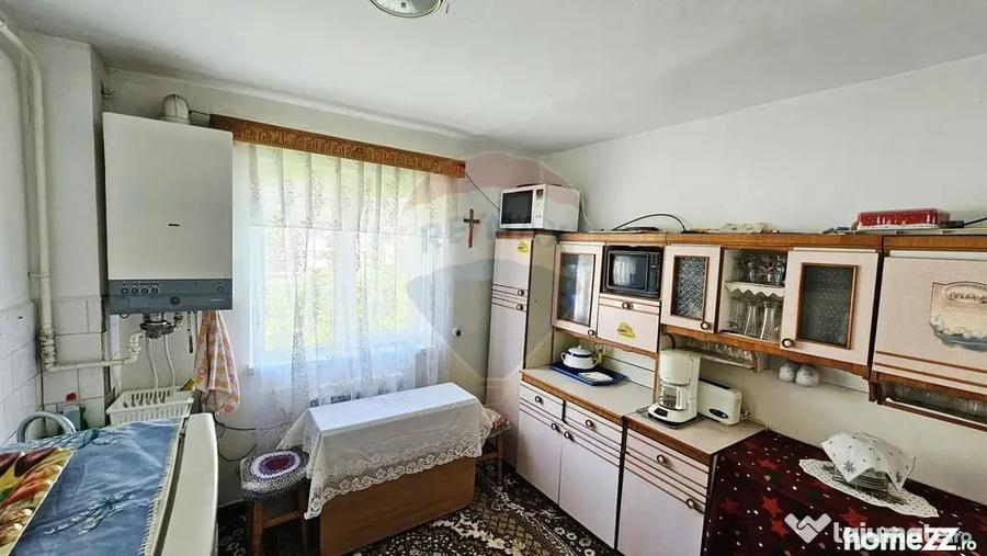 Apartament cu 4 camere decomandat în Mărăței