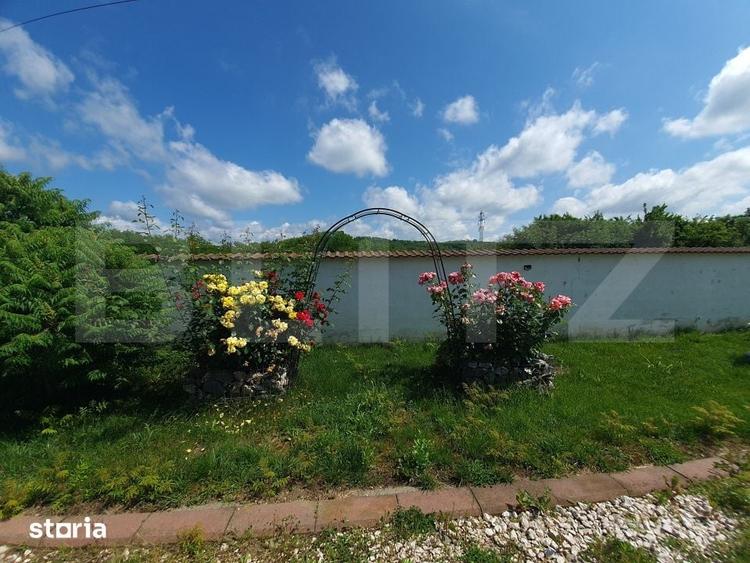 Casă cu 5 camere cu Teren 2022.35 Mp în Răzvad
