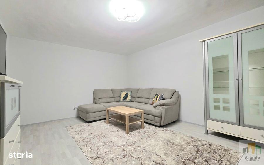 Apartament cu 3 camere decomandat, mobilat în Vitan