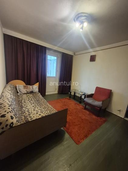 Apartament semidecomandat în Drumul Găzarului