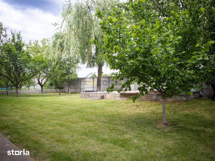 Casă cu 10 camere cu Teren 851 Mp în Clinceni