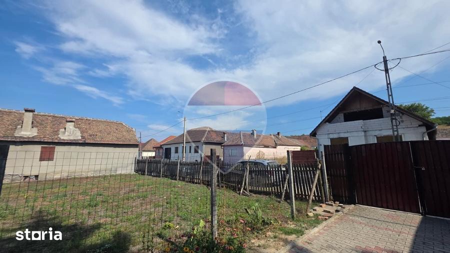 Casă cu 2 camere cu Teren 536 Mp în Central