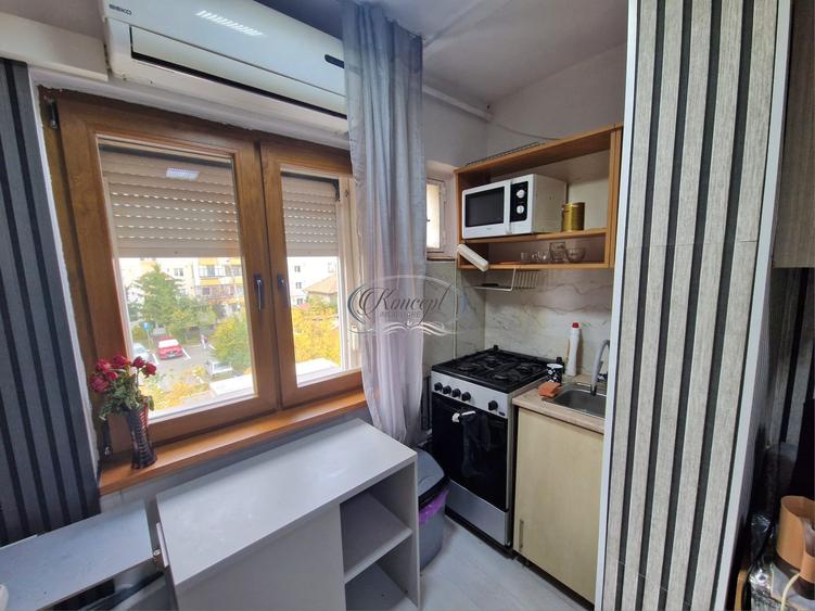 Apartament cu 3 camere decomandat, mobilat în Între Lacuri