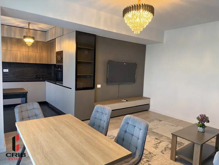 Apartament cu 3 camere semidecomandat, mobilat în Sisești
