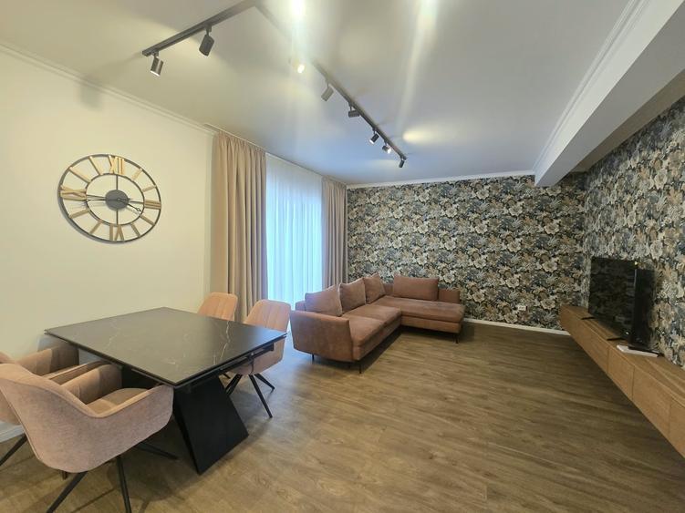 Duplex cu 5 camere cu Canalizare în Florești