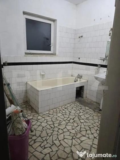 Casă cu 5 camere cu Teren 60 Mp în Titulescu