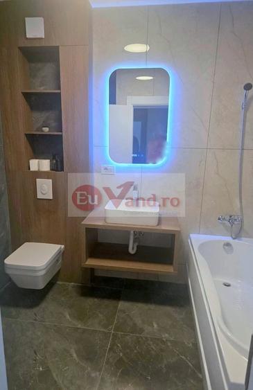 Apartament cu 3 camere decomandat, mobilat în Central