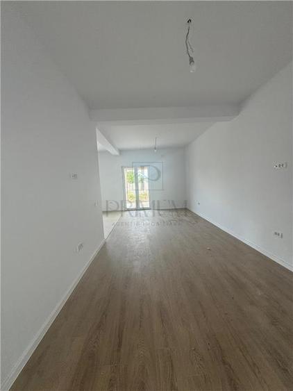 Duplex cu 3 camere cu Canalizare în Moșnița Nouă