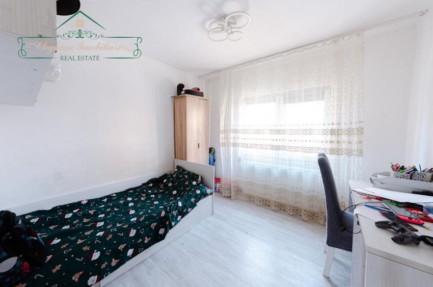 Apartament cu 3 camere, mobilat în Micălaca