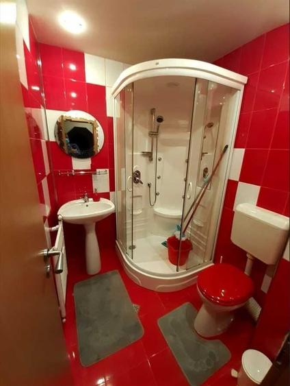 Apartament cu 4 camere decomandat în Central