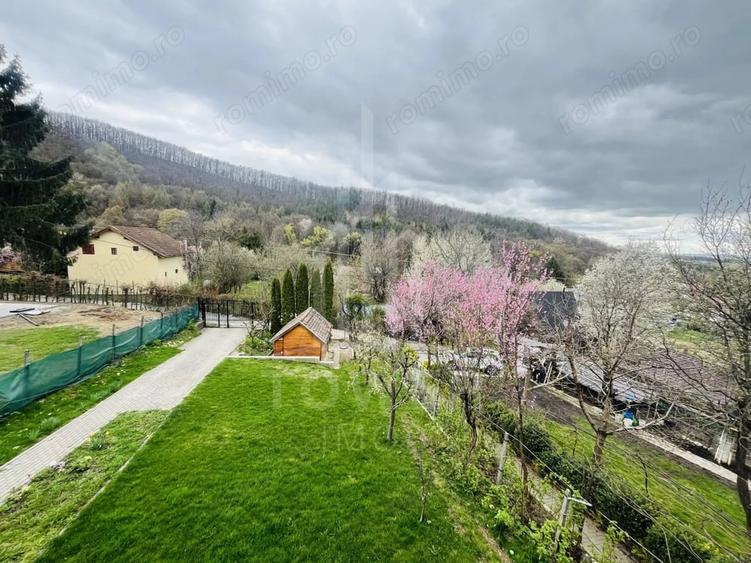 Casă cu Teren 500 Mp în Sadu