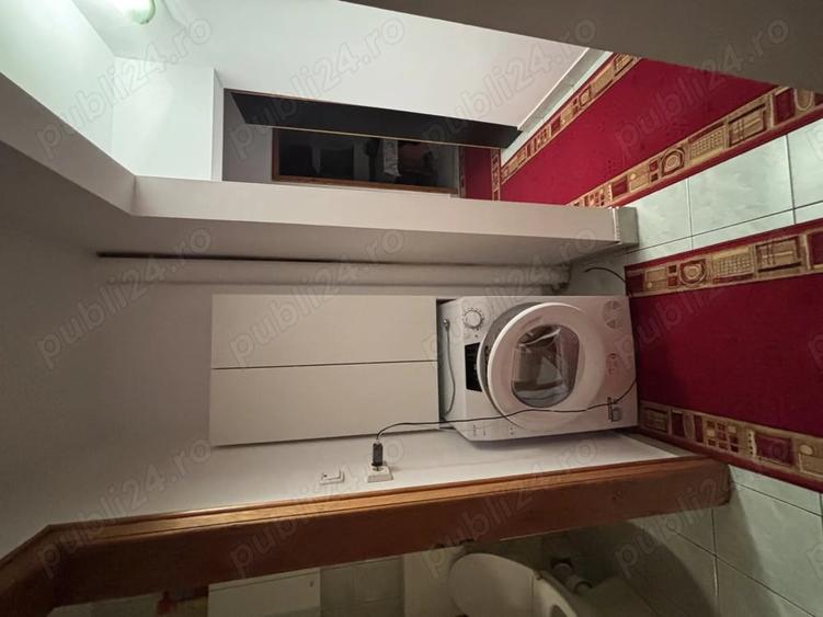 Apartament cu 3 camere decomandat, mobilat în Aradului