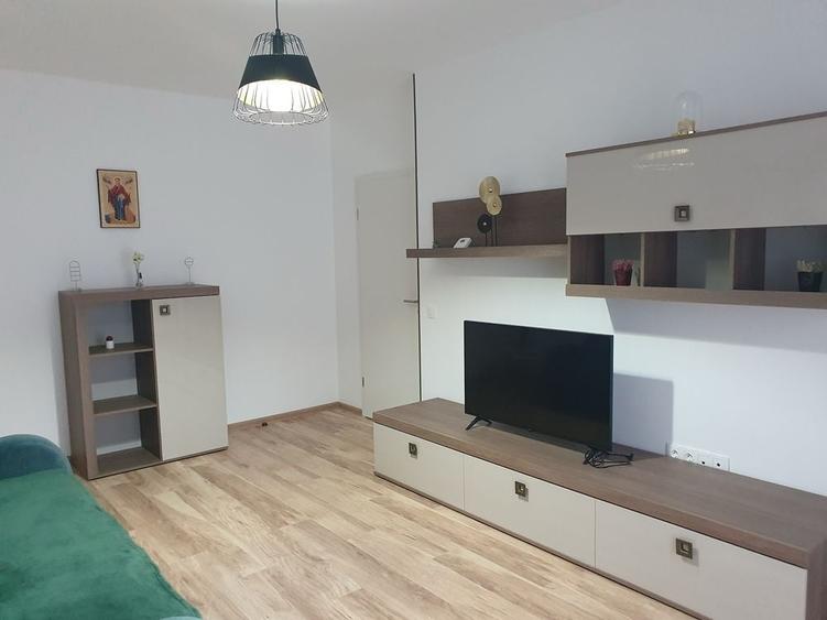 Garsonieră decomandată în Central