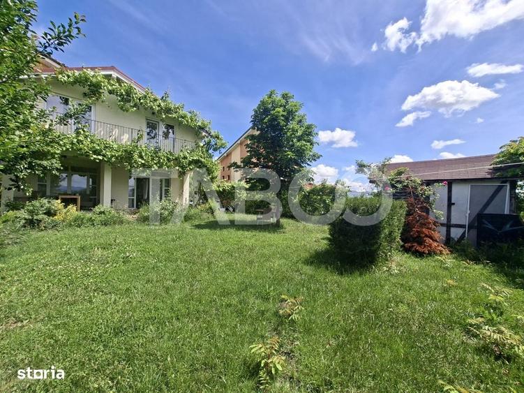 Casă cu 4 camere în Șura Mică
