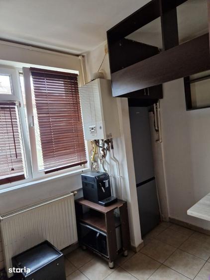 Apartament cu 3 camere, mobilat în Pajura