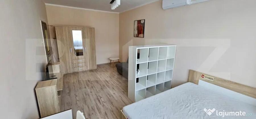 Garsonieră decomandată în Gruia