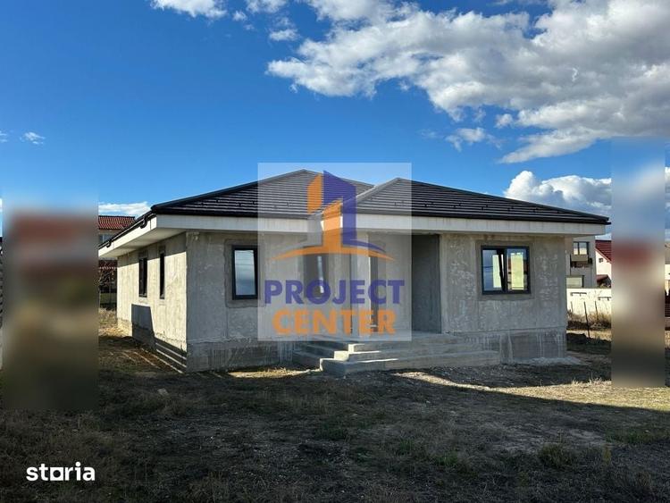 Casă cu 4 camere cu Teren 1043 Mp în Bascov