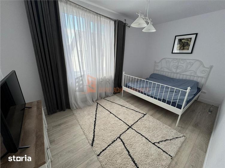 Casă cu 6 camere decomandat cu Teren 702 Mp în Vadu Pașii
