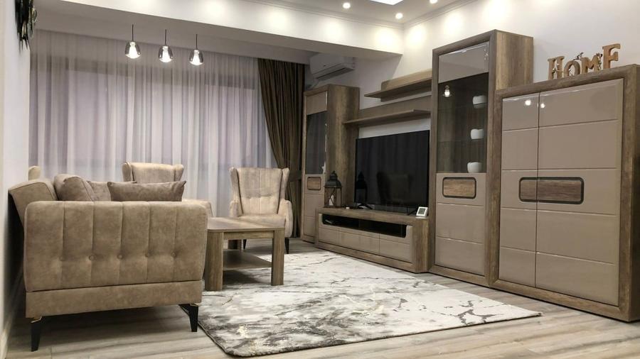 Apartament cu 4 camere decomandat, mobilat în Jiului