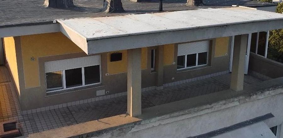 Apartament cu 3 camere semidecomandat în Nord