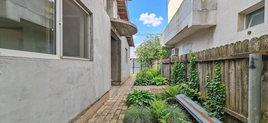 Casă individuală cu 3 camere cu Teren 200 Mp în Alexandriei