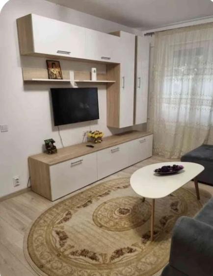 Apartament cu 2 camere decomandat, mobilat în Titan