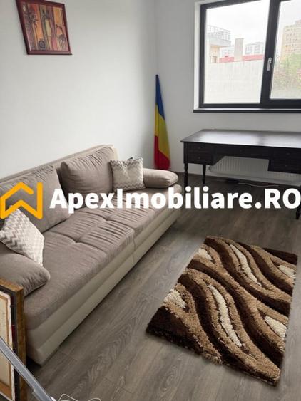 Apartament cu 4 camere decomandat în Titan
