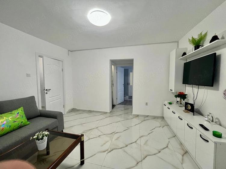 Apartament cu 2 camere semidecomandat în 9 Mai