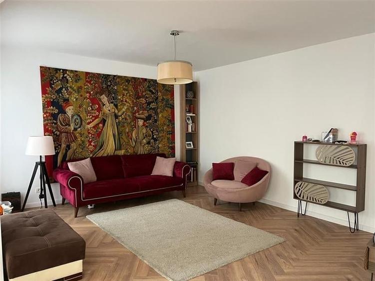 Casă individuală cu 5 camere cu Teren 173 Mp în Polonă
