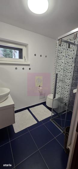Casă cu 5 camere cu Teren 680 Mp în Central