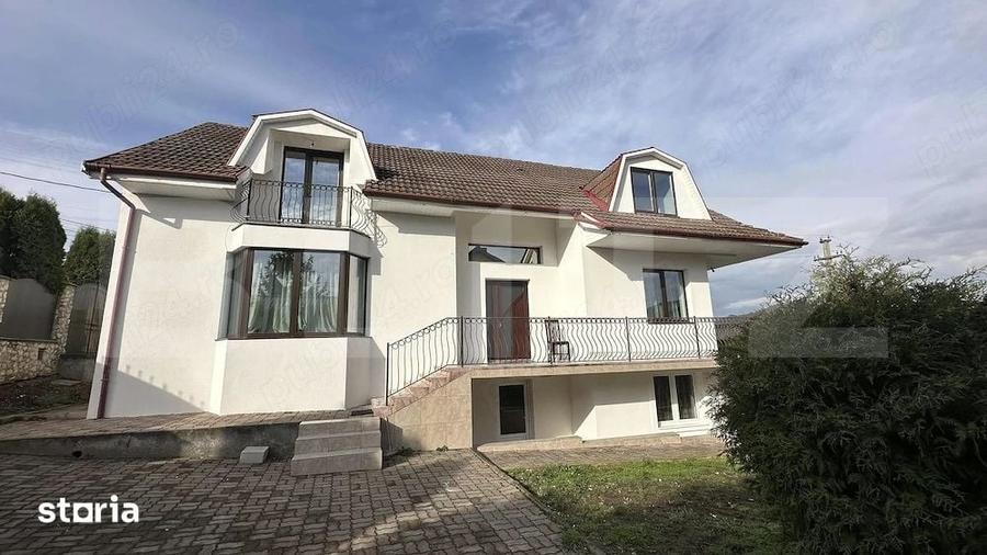 Casă cu 6 camere cu Teren 1100 Mp în Ceuaș