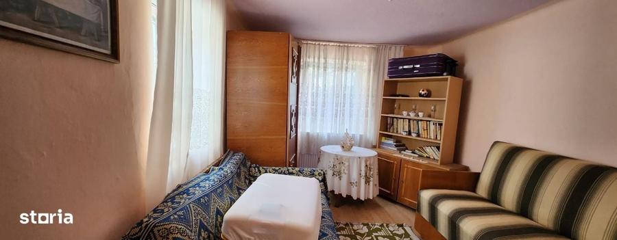 Casă cu 3 camere cu Teren 435 Mp în Florilor