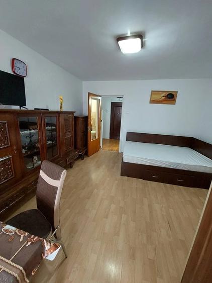 Drumul Taberei Favorit Metrou Str Sibiu Garsoniera etaj 5 din 10 balcon, mobilata utilata - 2