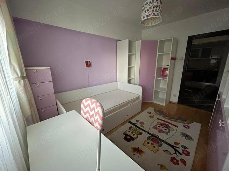 Apartament cu 3 camere decomandat în Drumul Taberei