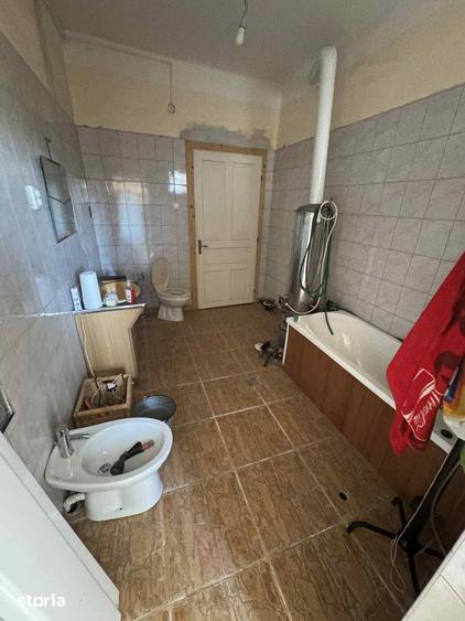 Casă cu 5 camere cu Teren 4500 Mp în Beltiug