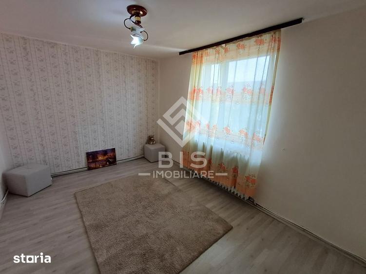 Apartament cu 3 camere decomandat, mobilat în Sud
