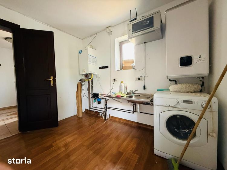 Casă cu 5 camere cu Teren 720 Mp în Sânmihaiu Român