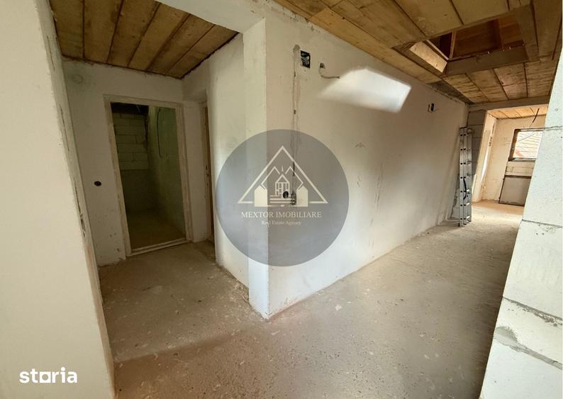 Casă cu 5 camere cu Teren 2500 Mp în Ațel