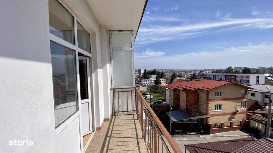 Apartament cu 2 camere semidecomandat în Teilor