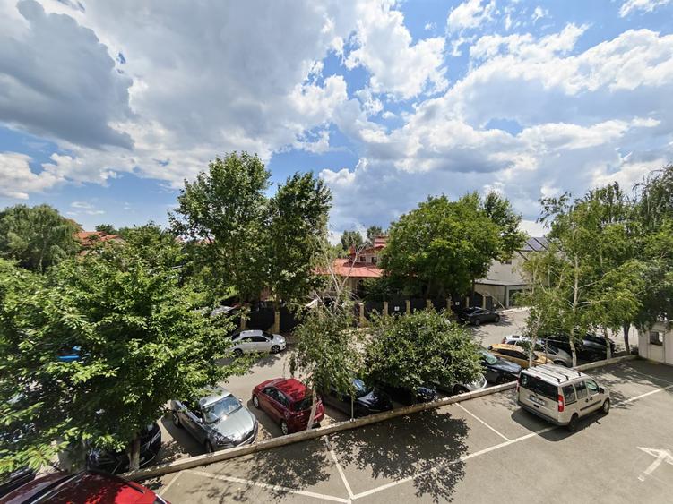 Apartament cu 2 camere semidecomandat, mobilat în Iancu Nicolae