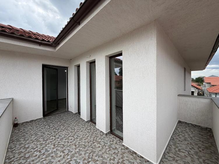 Casă cu Teren 253 Mp în Est