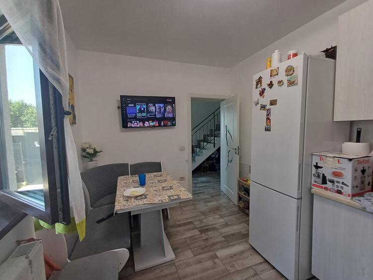 Duplex cu 4 camere cu Canalizare în Miroslava