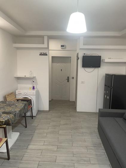 Garsonieră decomandată în Central