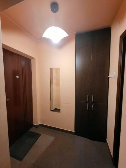 Garsonieră decomandată, mobilată în Tineretului